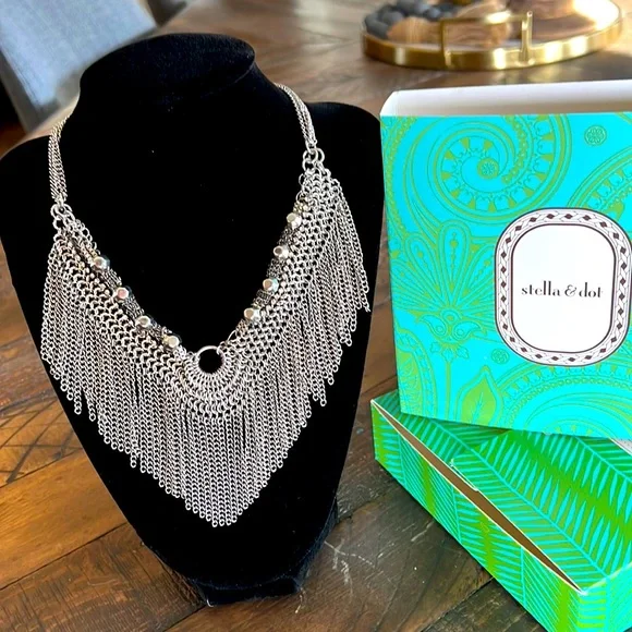 Stella and dot lariat necklace deals
